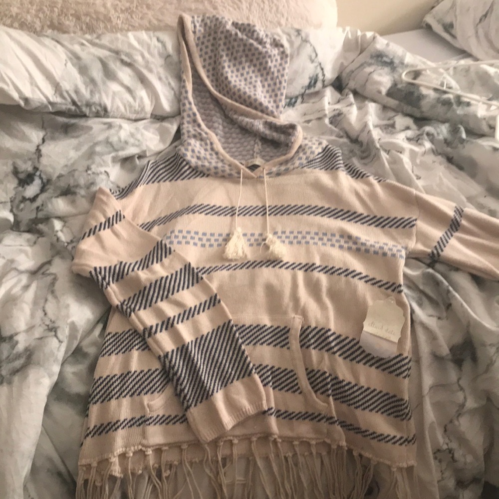 ALTAR’D STATE sweater hoodie 🤩